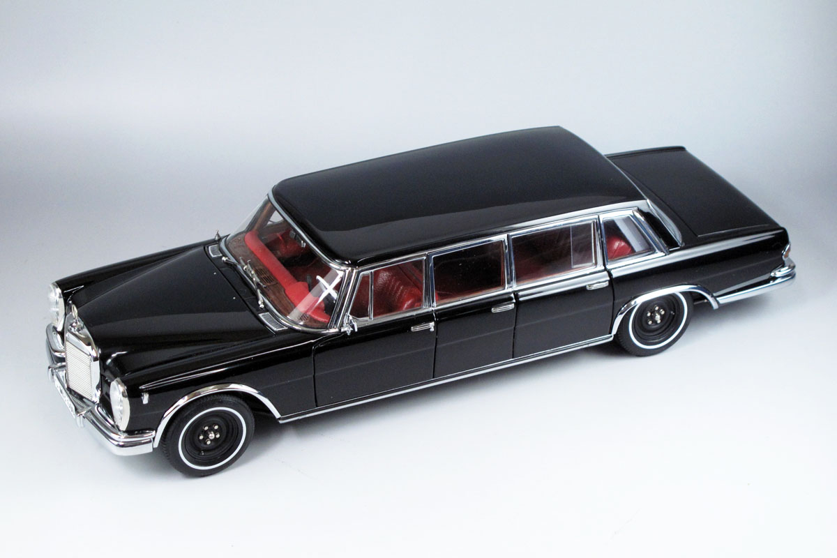 画像1: CMC M-200 1/18 Mercedes Benz 600 Pullman 6 Door (W100) Black